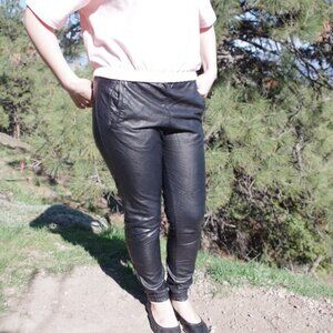 Pink Nike Active Wear Shirt & Black Active Wear Minimum